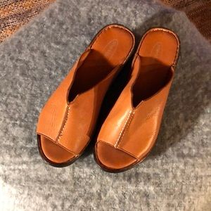 sheridan|mia wedge never worn